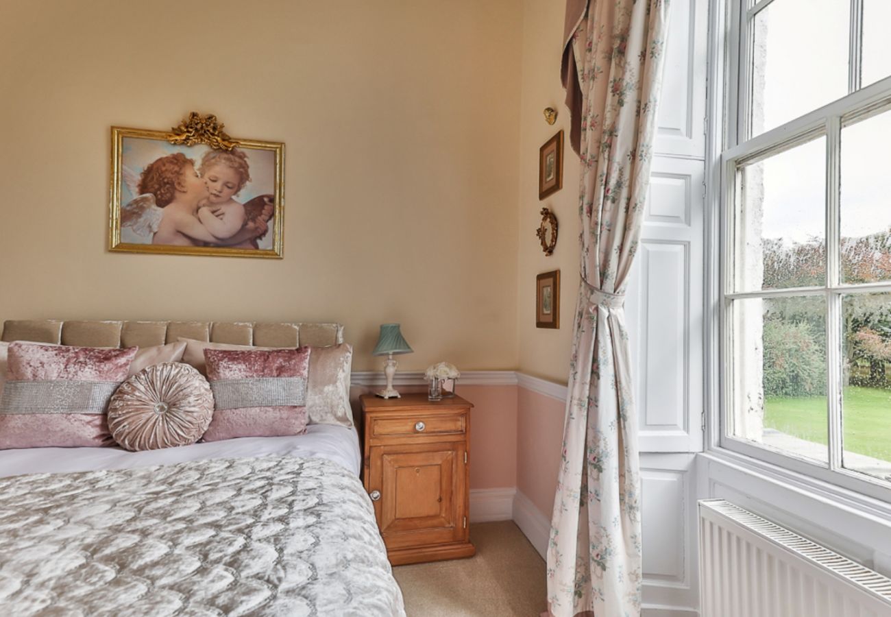 Country house in Walcot - Walcot Hall