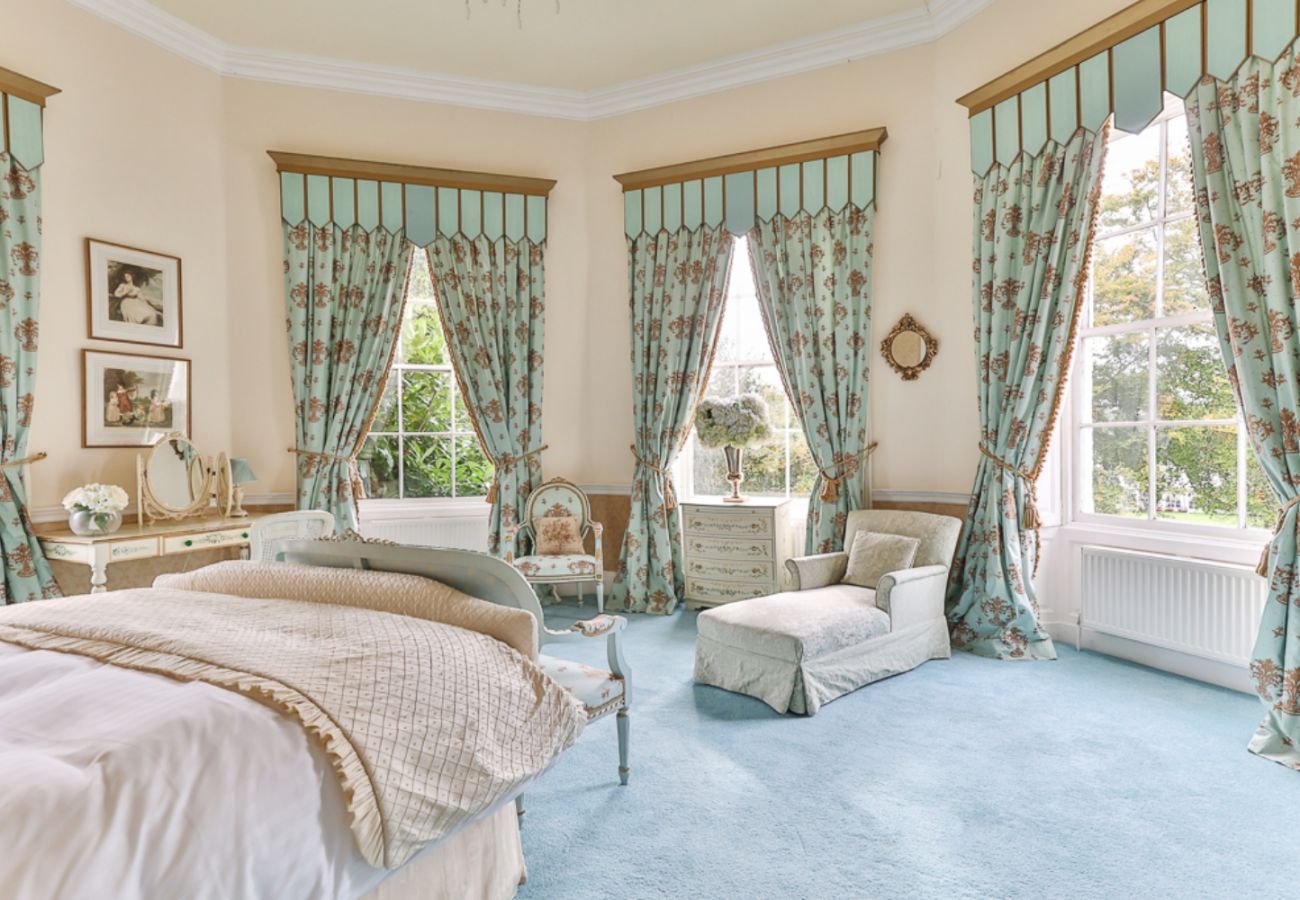 Country house in Walcot - Walcot Hall