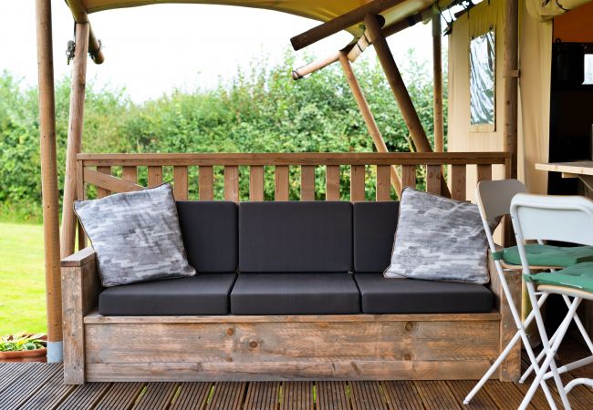 Farm stay in Seend - Rusty Lane, Safari Lodge Farm stay in Seend - Rusty Lane, Safari Lodge