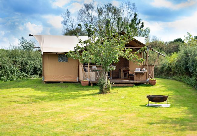 Farm stay in Seend - Rusty Lane, Safari Lodge Farm stay in Seend - Rusty Lane, Safari Lodge