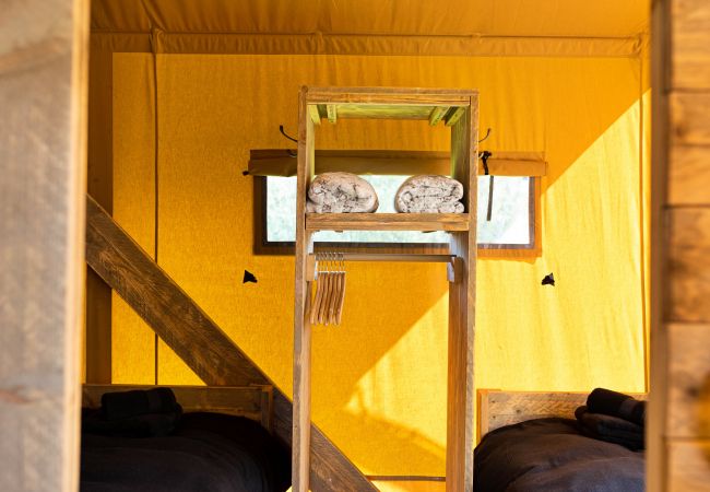 Farm stay in Seend - Rusty Lane, Safari Lodge Farm stay in Seend - Rusty Lane, Safari Lodge