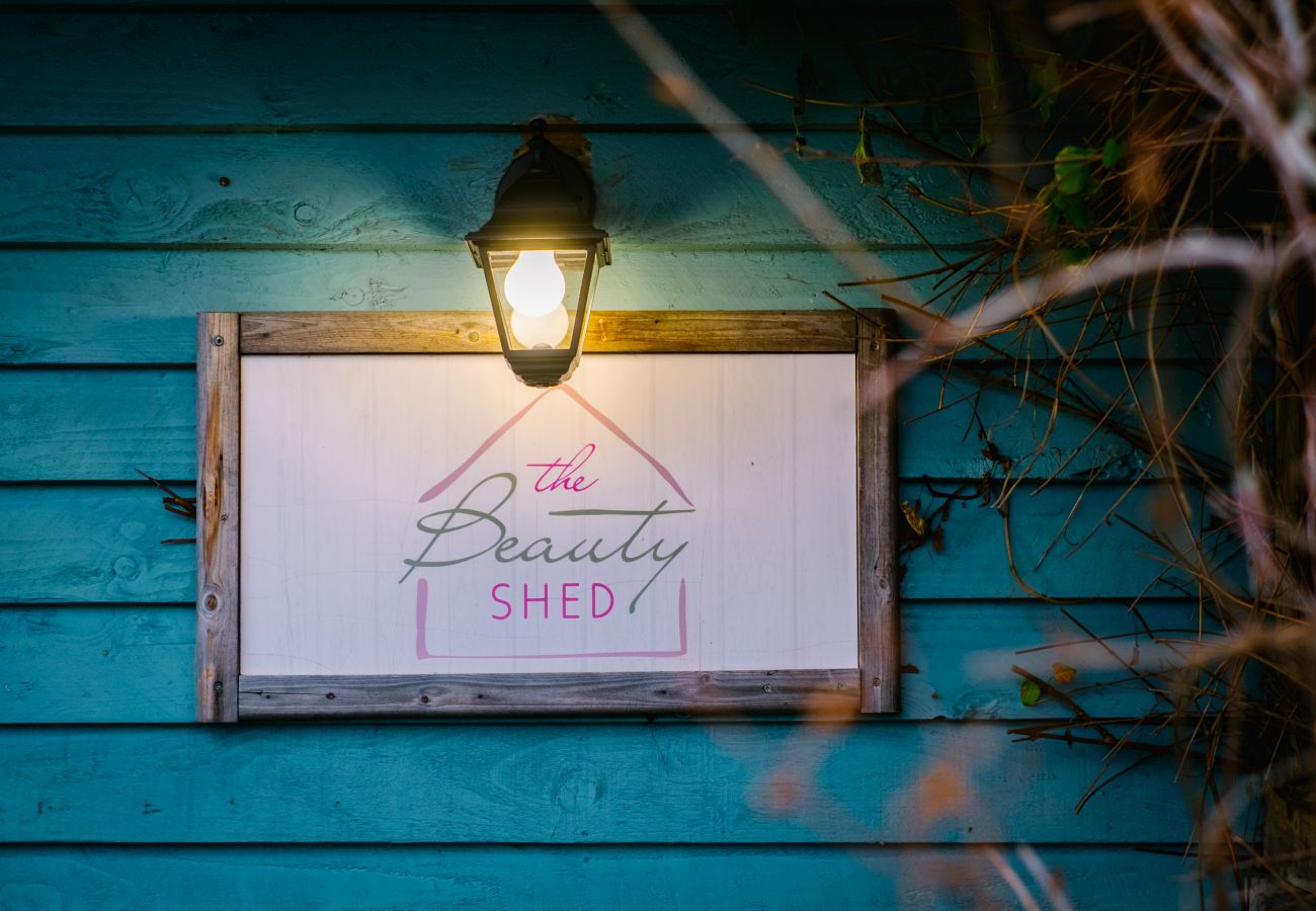 Chalet in Samlesbury - The Beauty Shed
