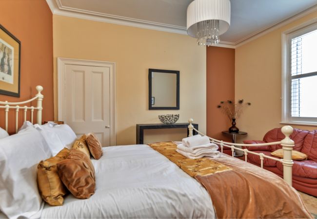 House in Whitby - Adventure House House in Whitby - Adventure House