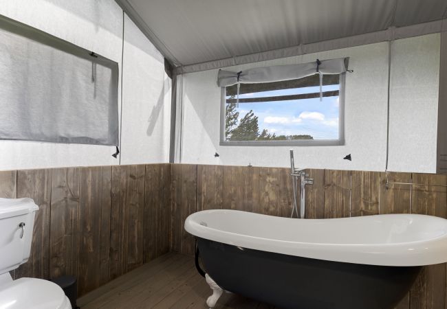 Chalet in Hertford - The Herdwick Safari Tent Chalet in Hertford - The Herdwick Safari Tent