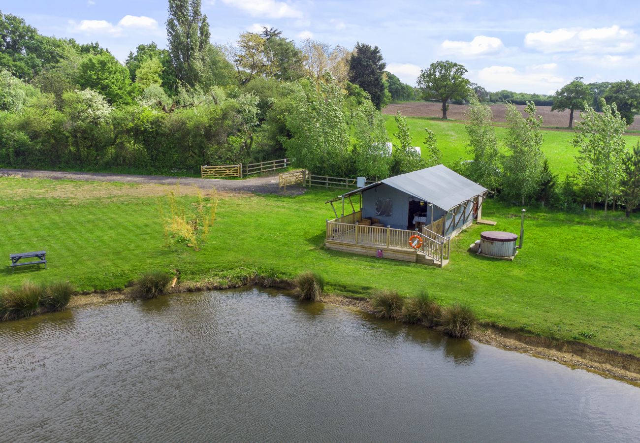 Chalet in Hertford - The Herdwick Safari Tent