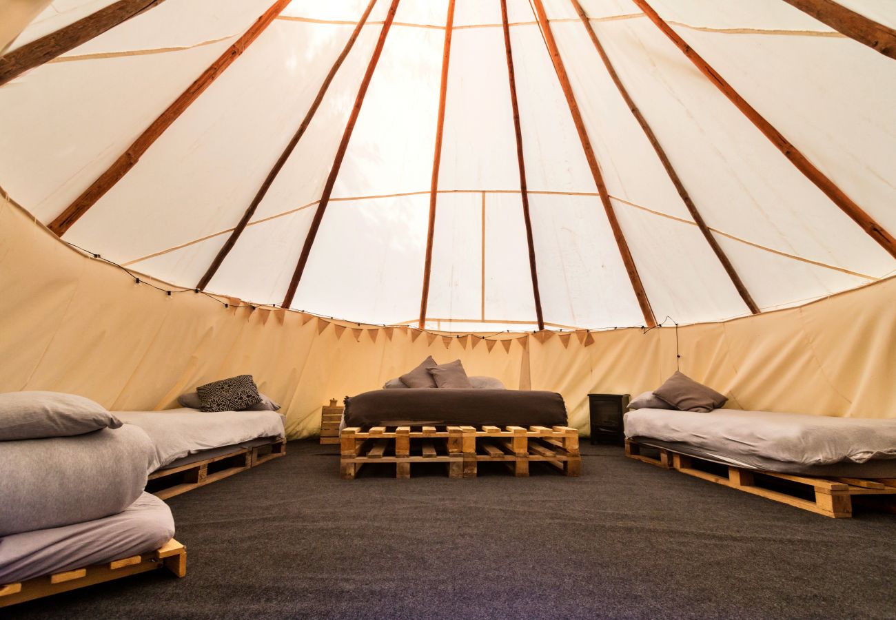 Chalet in Hereford - 'Russet' - Luxury Tipi Glamping