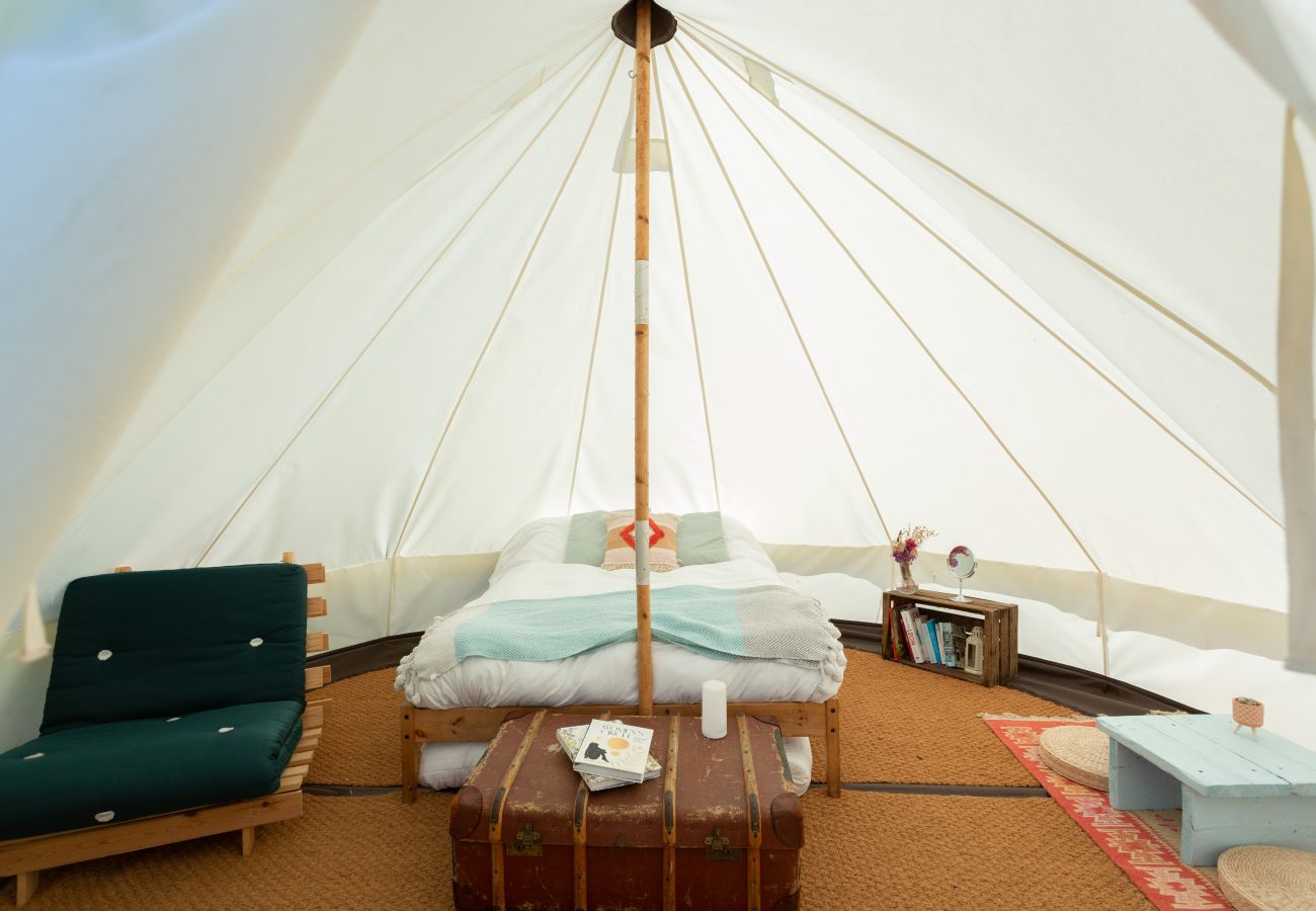 Chalet in Elstree - Blissful Bell Tent - Violet