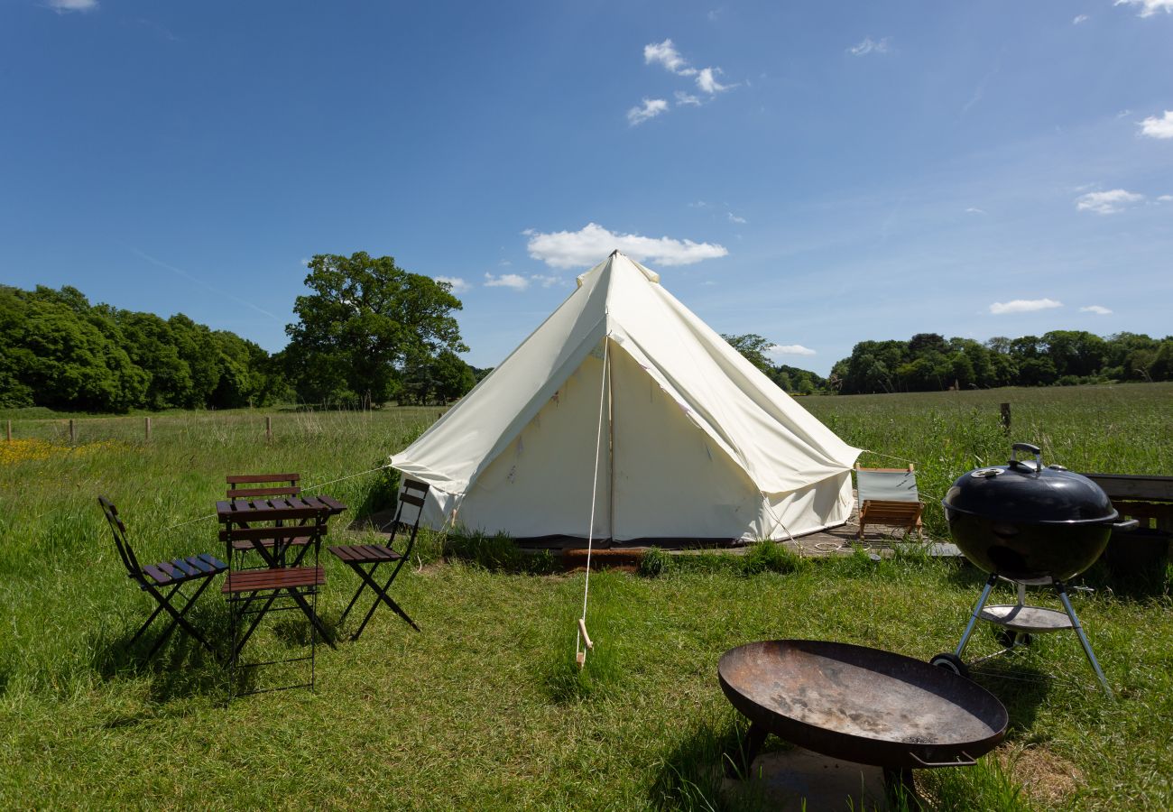 Chalet in Elstree - Blissful Bell Tent - Violet