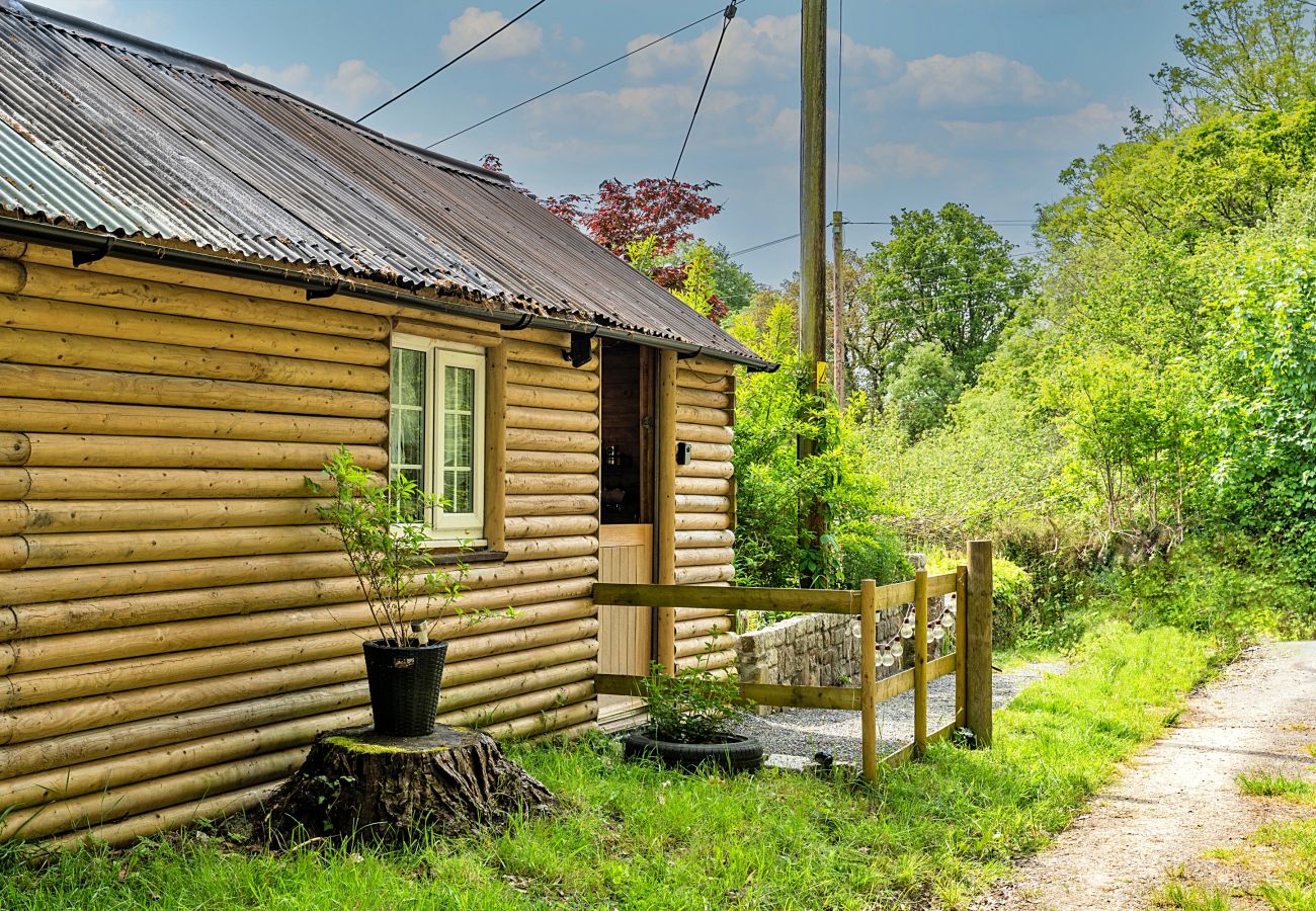 Chalet in Launceston - Trevoya Cabin