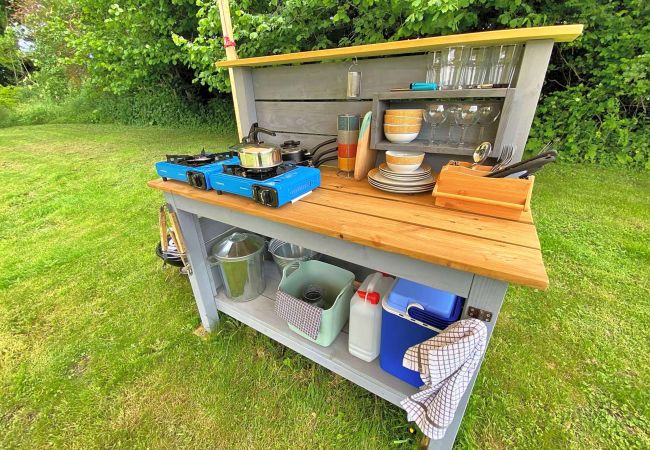 Chalet in Swannington - Bulrush Bell Tent