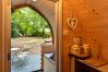 Chalet in Woolton Hill - Daisy Glamping Pod