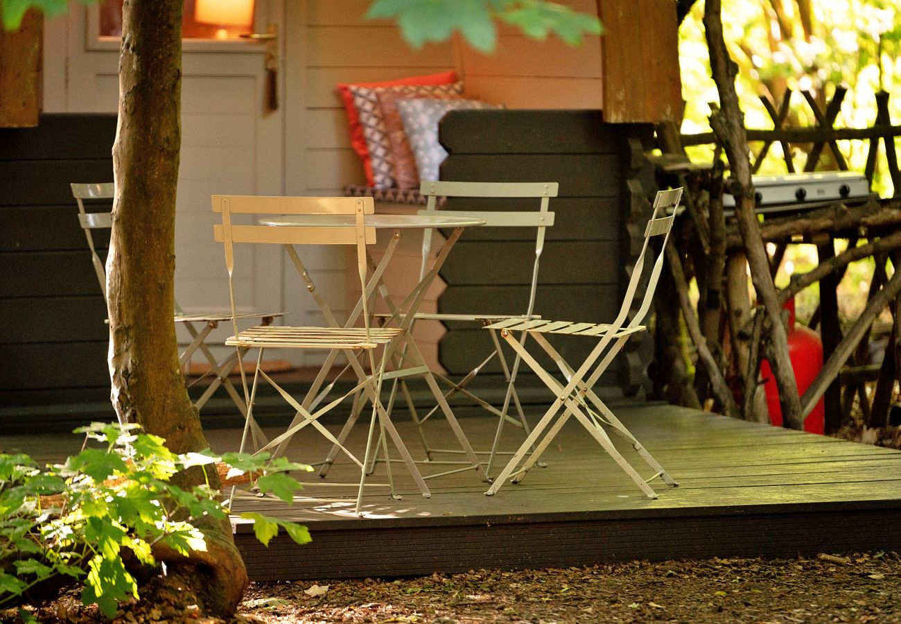 Chalet in Woolton Hill - Bluebelle Glamping Pod