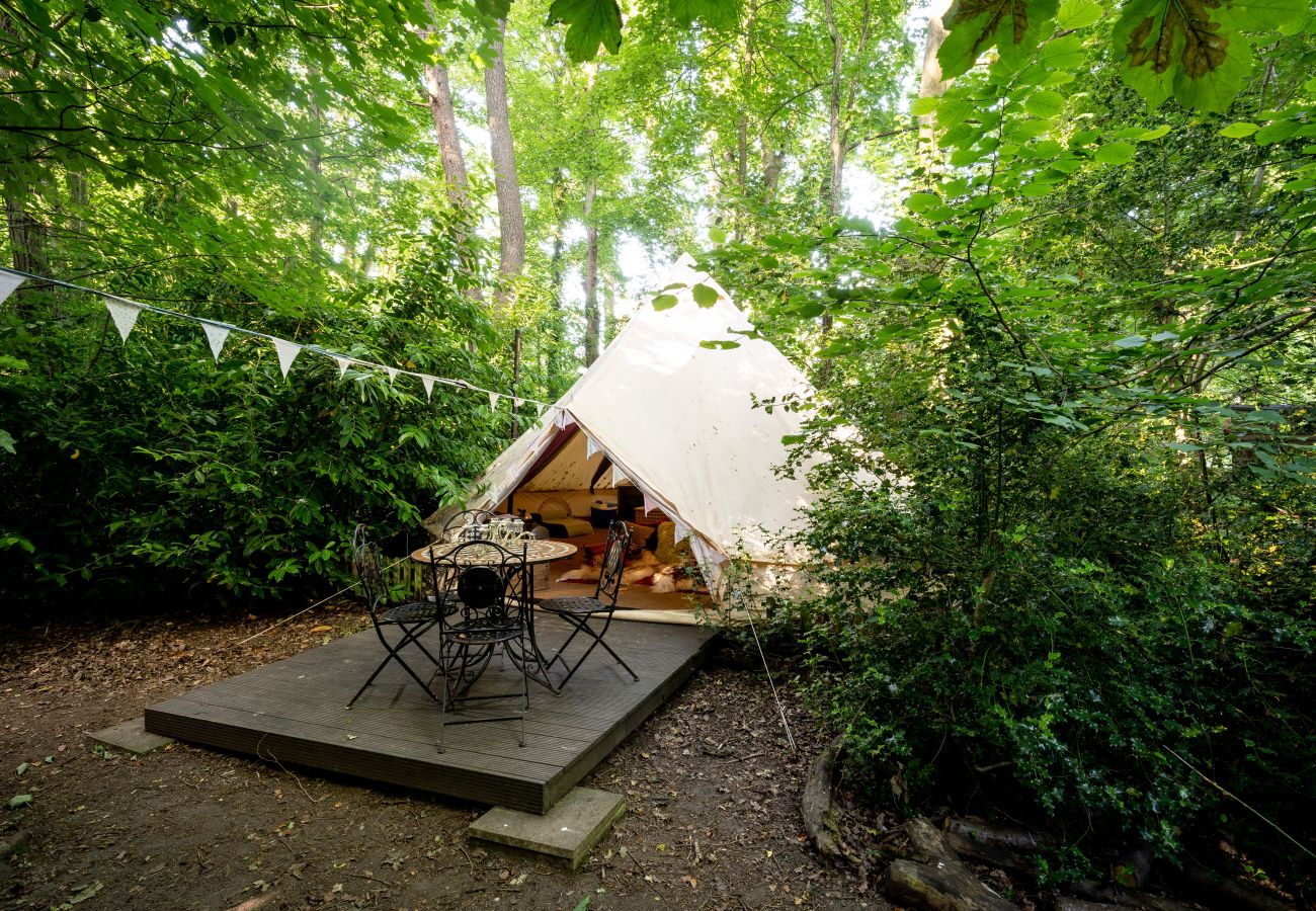 Chalet in Woolton Hill - Bedouin Bell Tent
