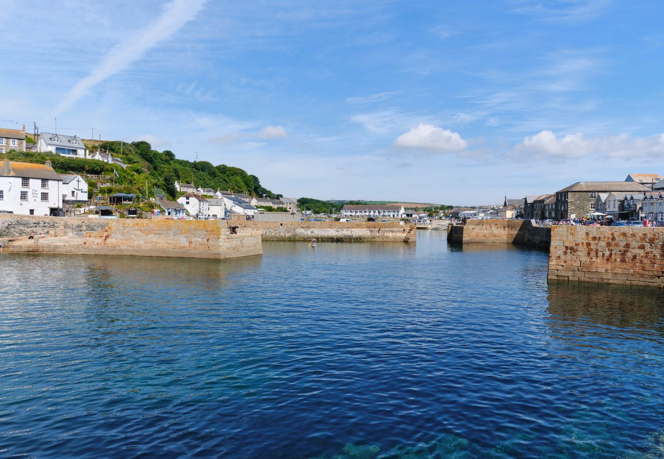 House in Porthleven - Seadog