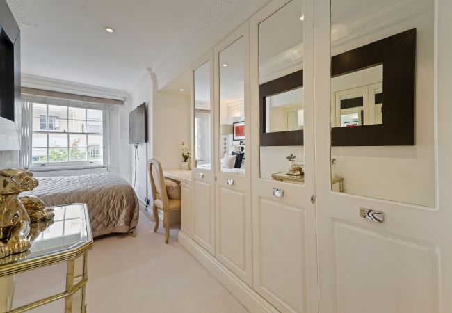 Townhouse in London - Hanover Mews