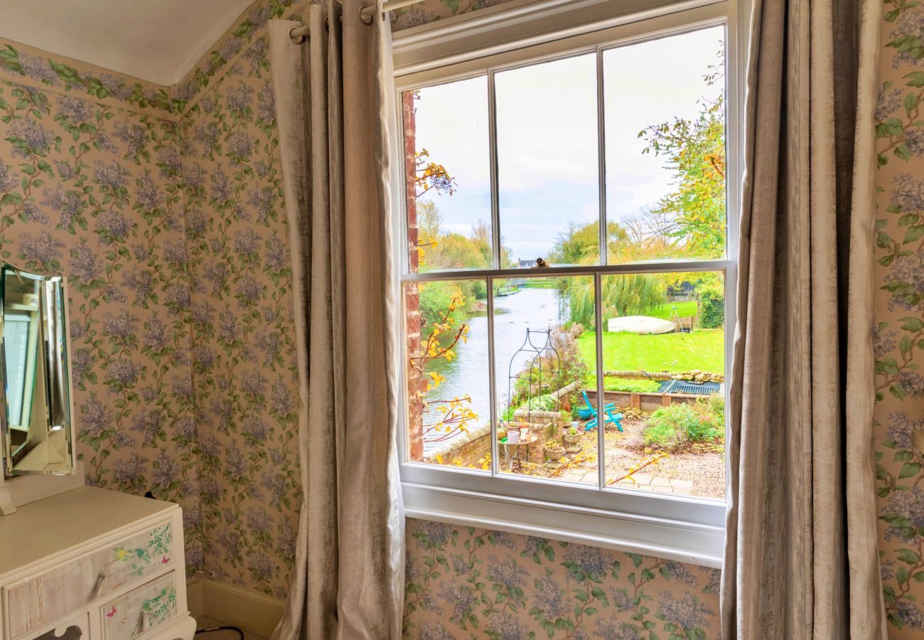 House in Islip - Islip Mill House - Beautiful Riverside Home