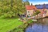 House in Islip - Islip Mill House - Beautiful Riverside Home House in Islip - Islip Mill House - Beautiful Riverside Home