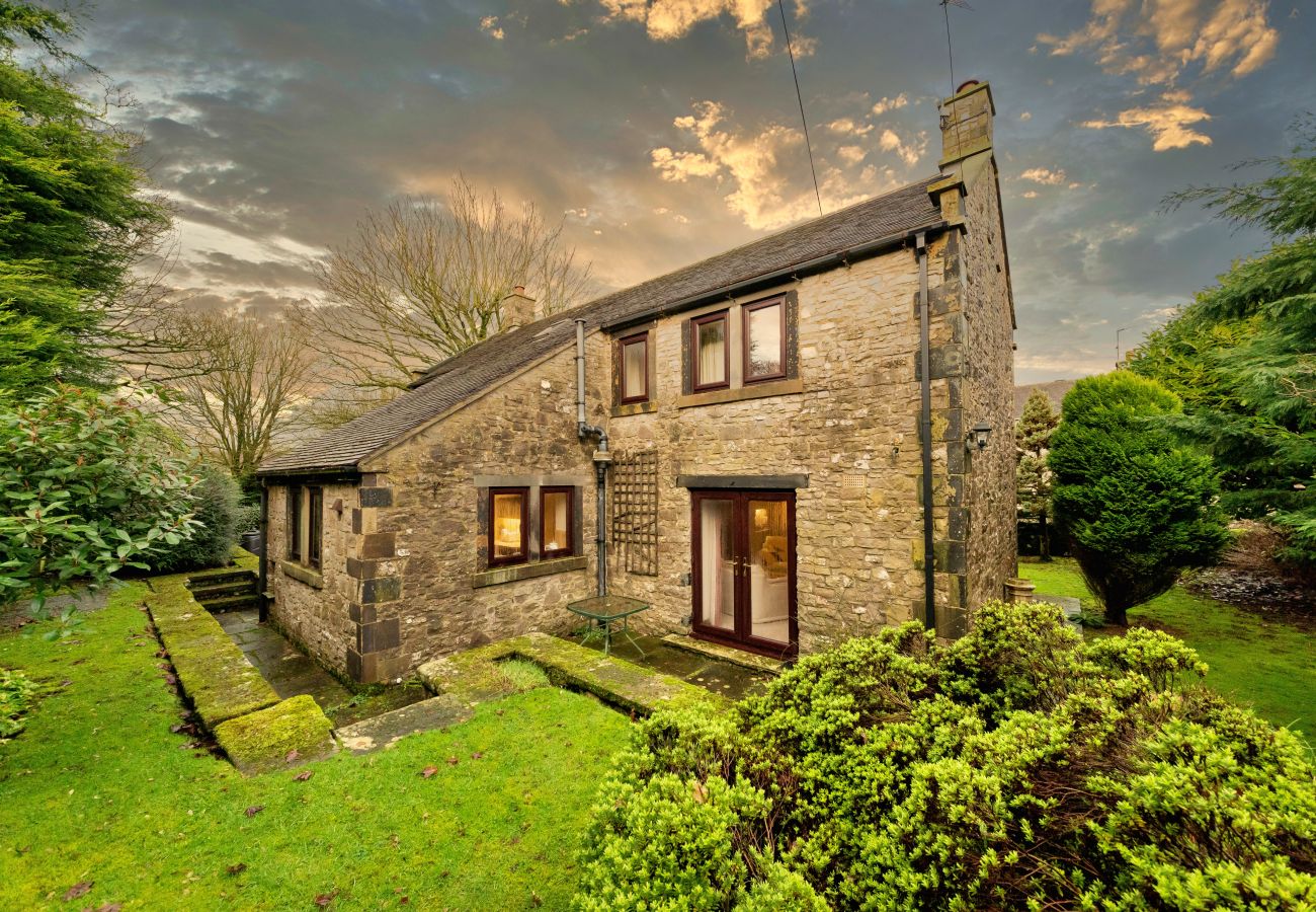 House in Ashbourne - The Shires at Alstonefield