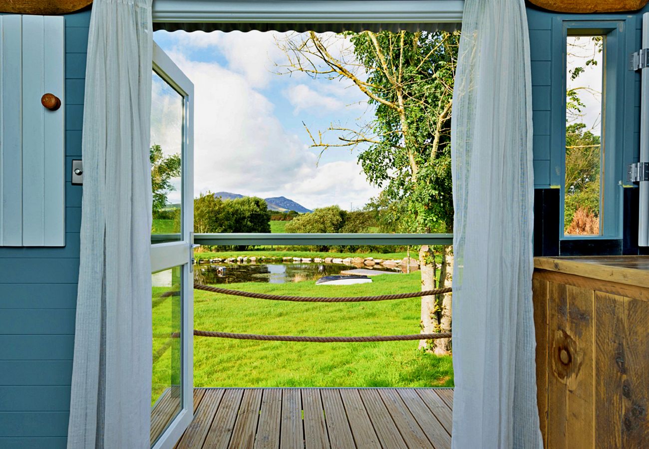 Chalet in Pwllheli - 'Susanna' Poachers Hut
