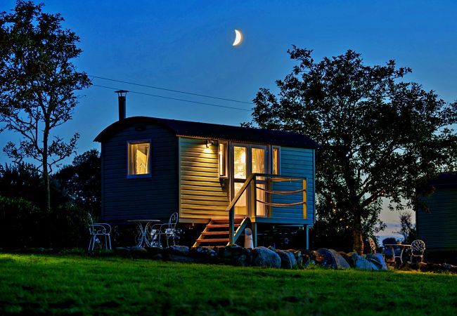 Chalet in Pwllheli - 'Angharad' Poachers Hut Chalet in Pwllheli - 'Angharad' Poachers Hut