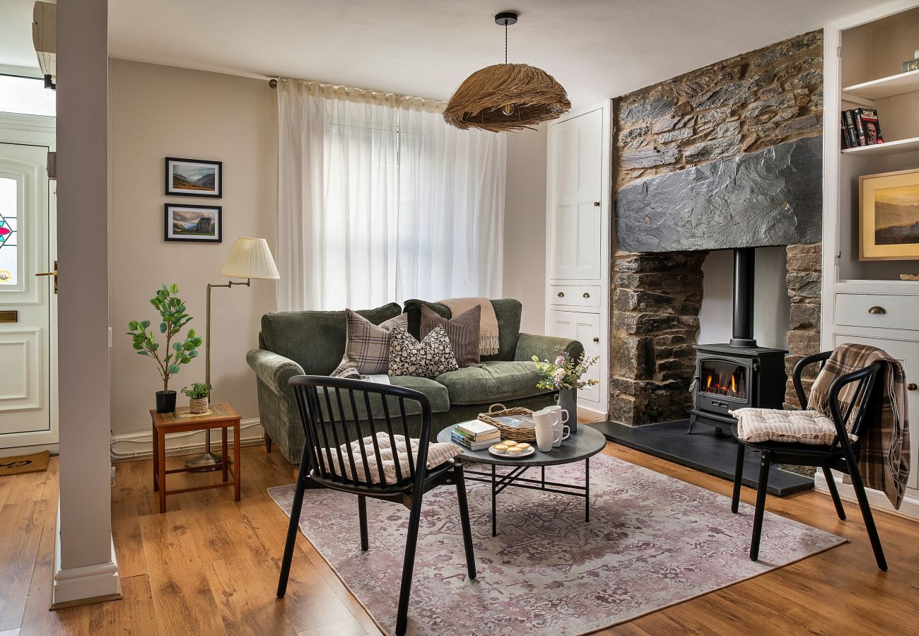 House in Blaenau Ffestiniog - Bwthyn Llechi (Slate Cottage)