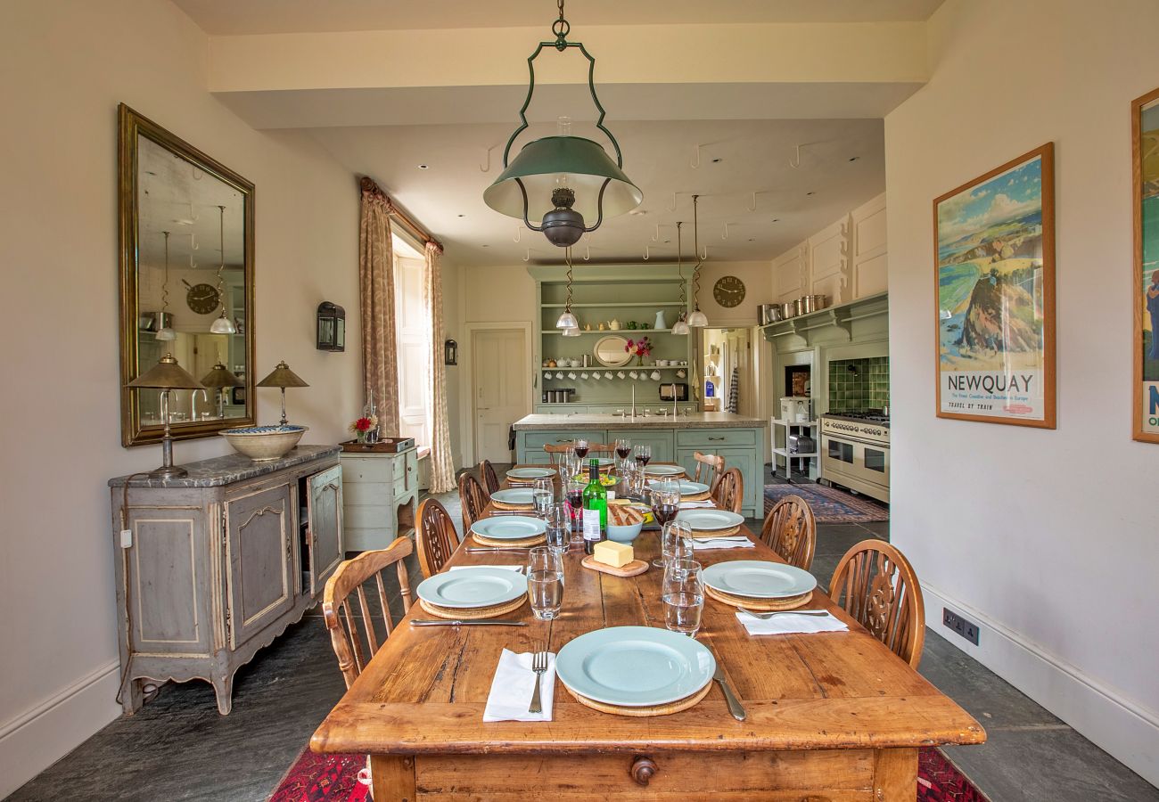 The Manor House [Updated 2024 Prices]