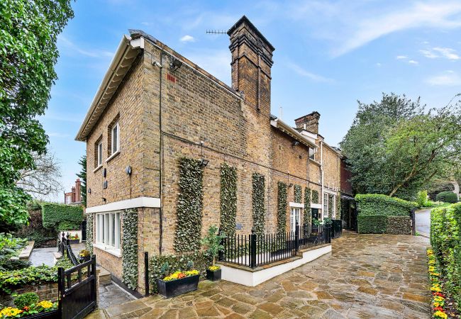 House in London - Elm Point House