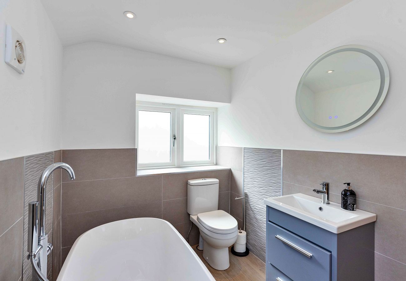 House in Stamford - The Warren