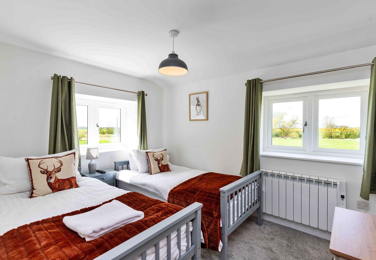 House in Stamford - The Warren
