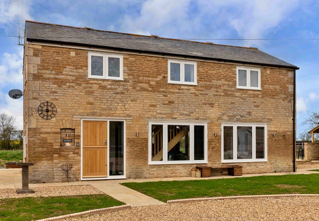 House in Stamford - The Warren
