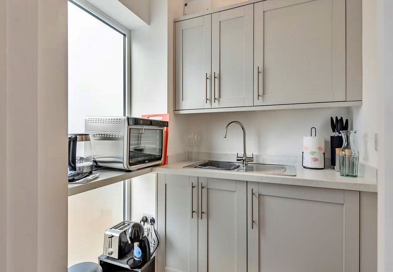 House in Stamford - The Den