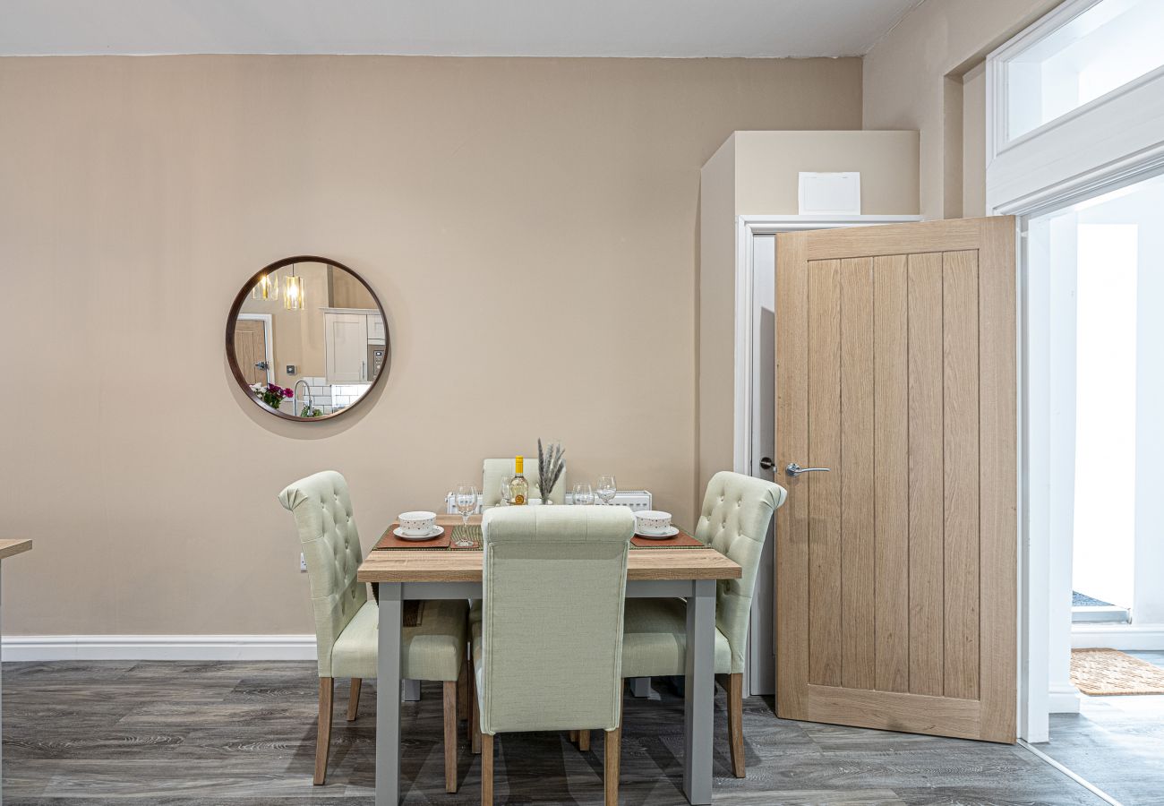 Apartment in Pwllheli - Peace Retreats Apartment - Pwllheli
