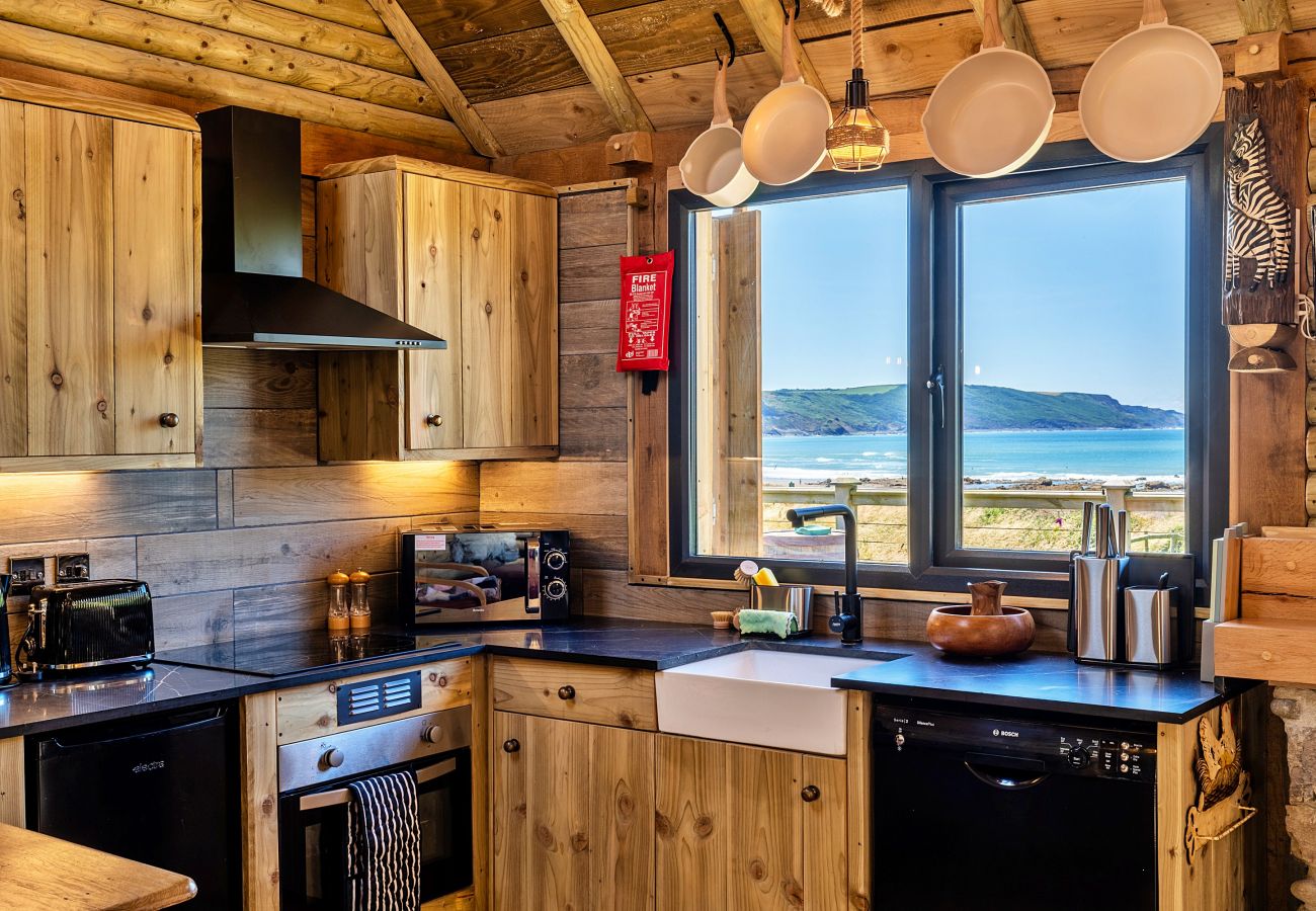 Cabin in Widemouth Bay - Driftwood