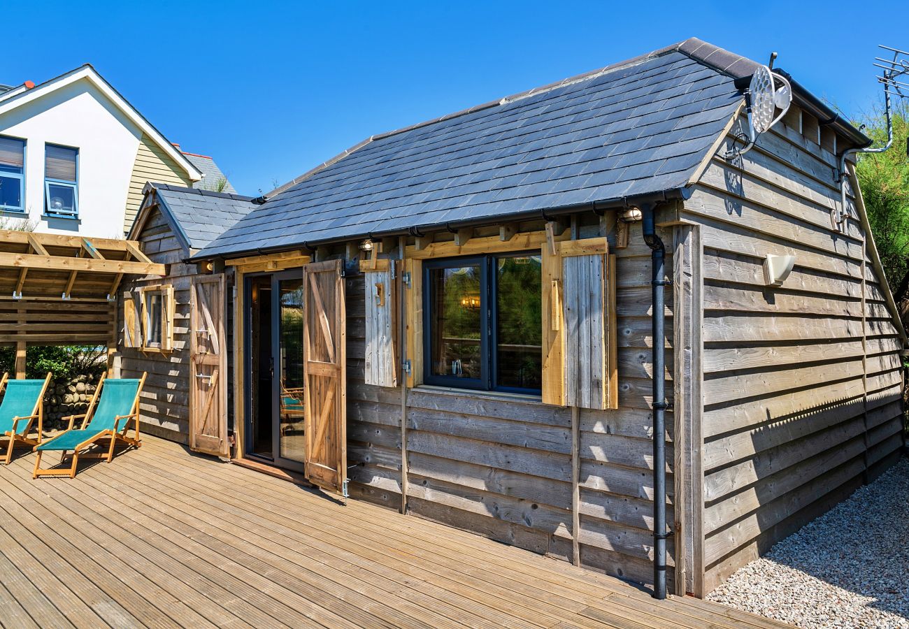 Cabin in Widemouth Bay - Driftwood