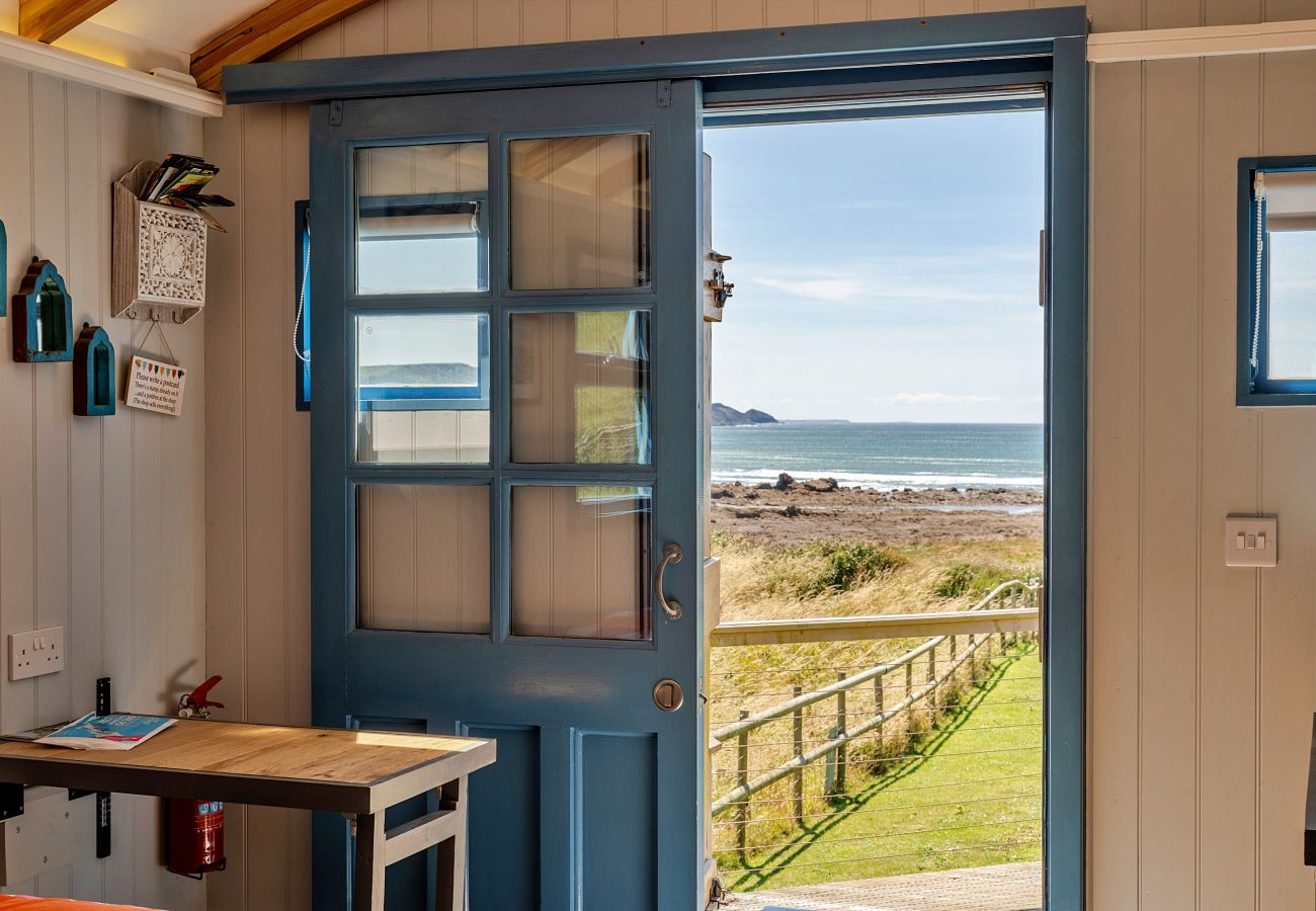 Cabin in Widemouth Bay - Driftwood