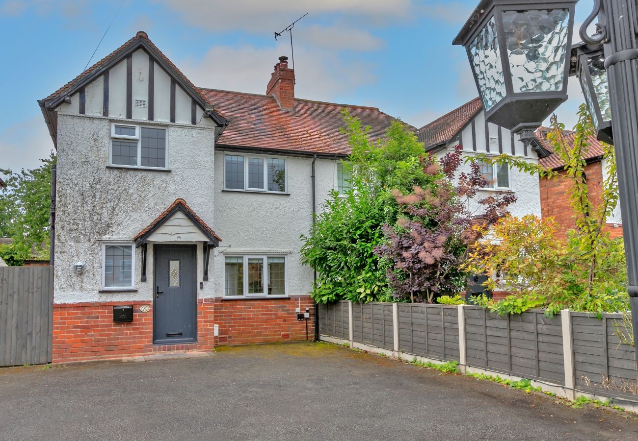 House in Solihull - DeBarnes House