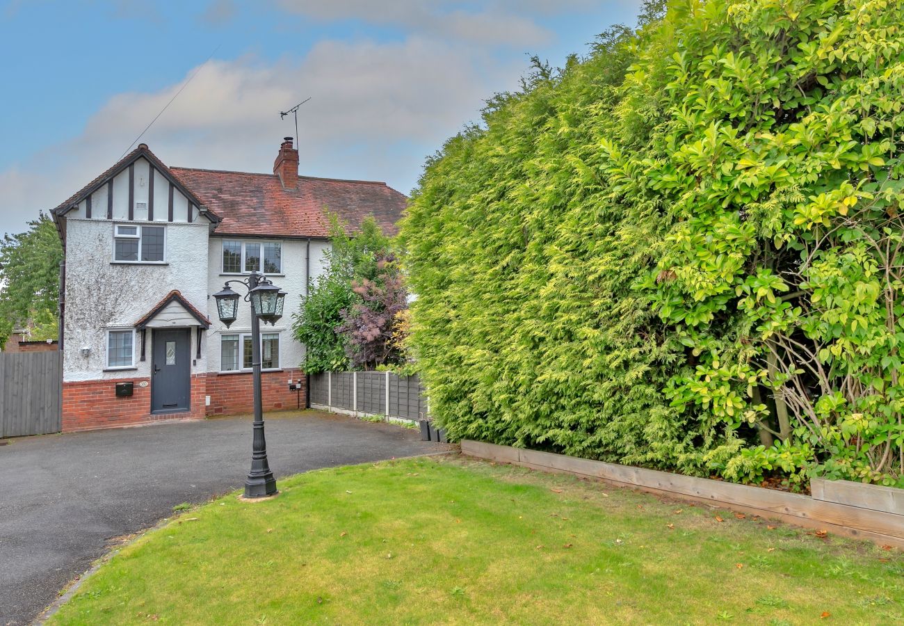 House in Solihull - DeBarnes House