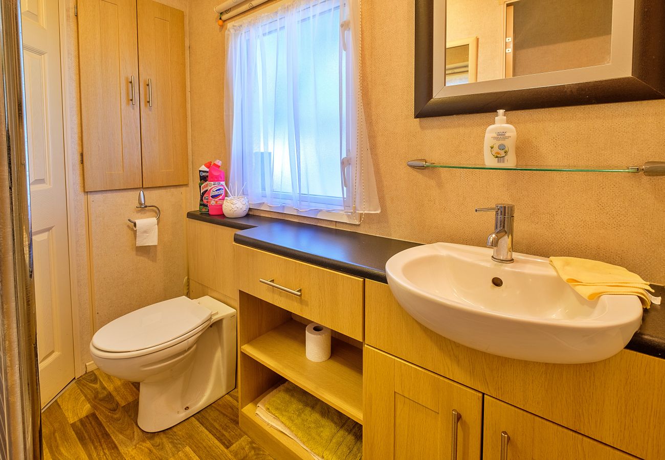 Cabin in Great Thorness - Ocean View