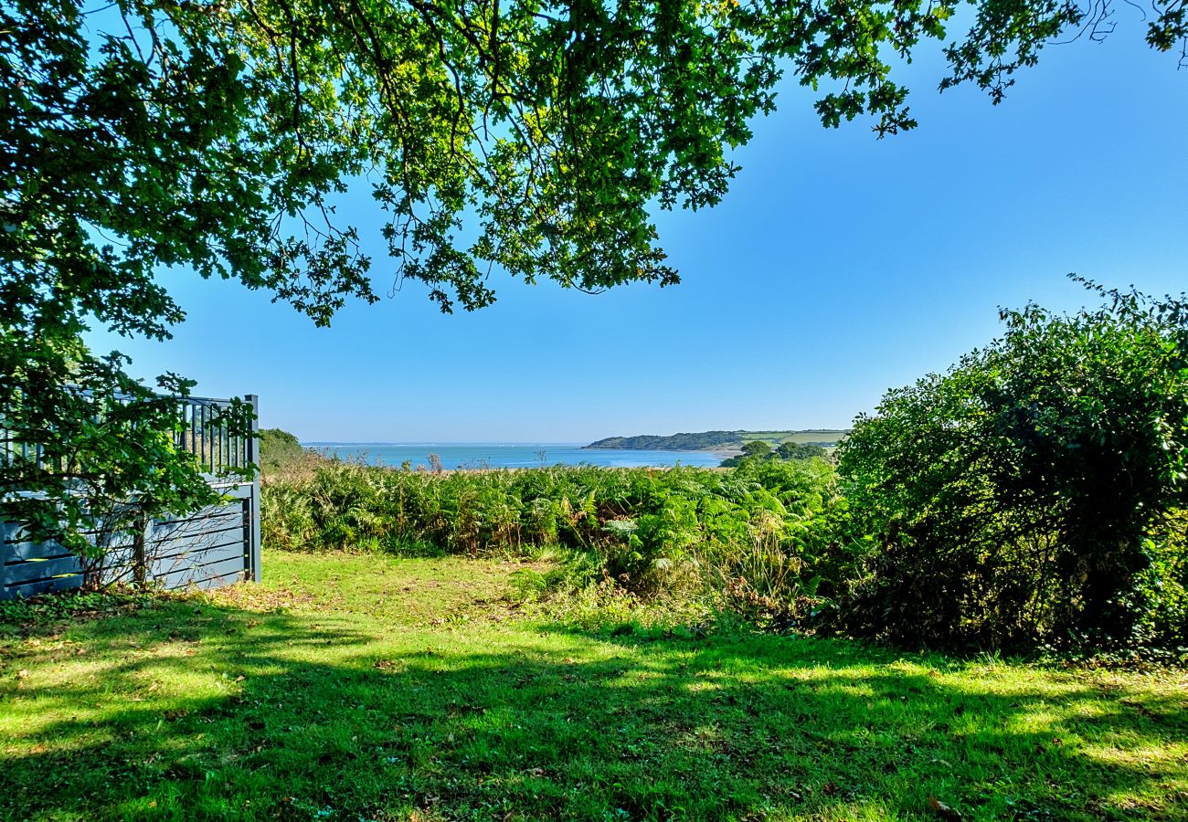 Cabin in Great Thorness - Ocean View