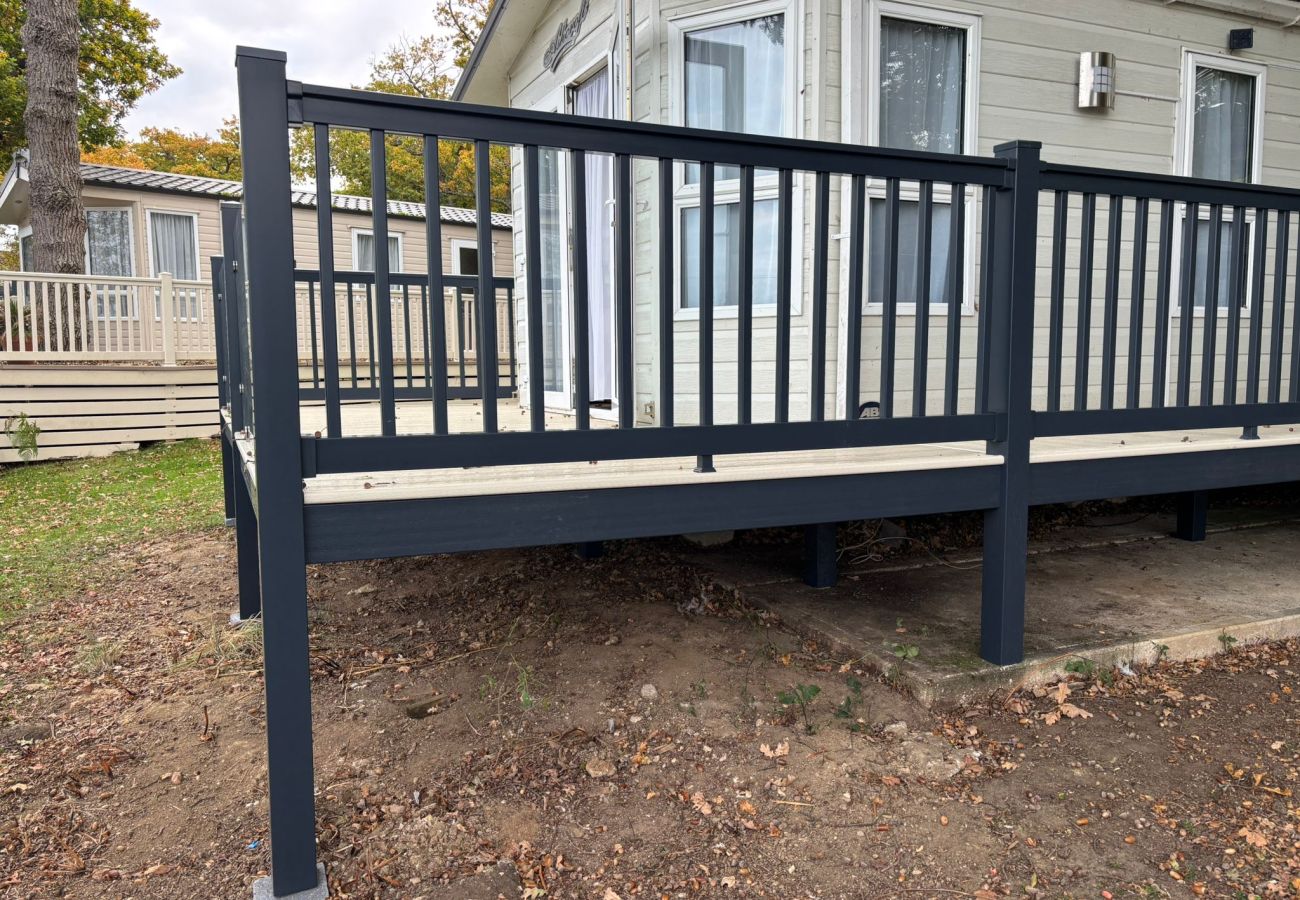 Cabin in Great Thorness - Ocean View