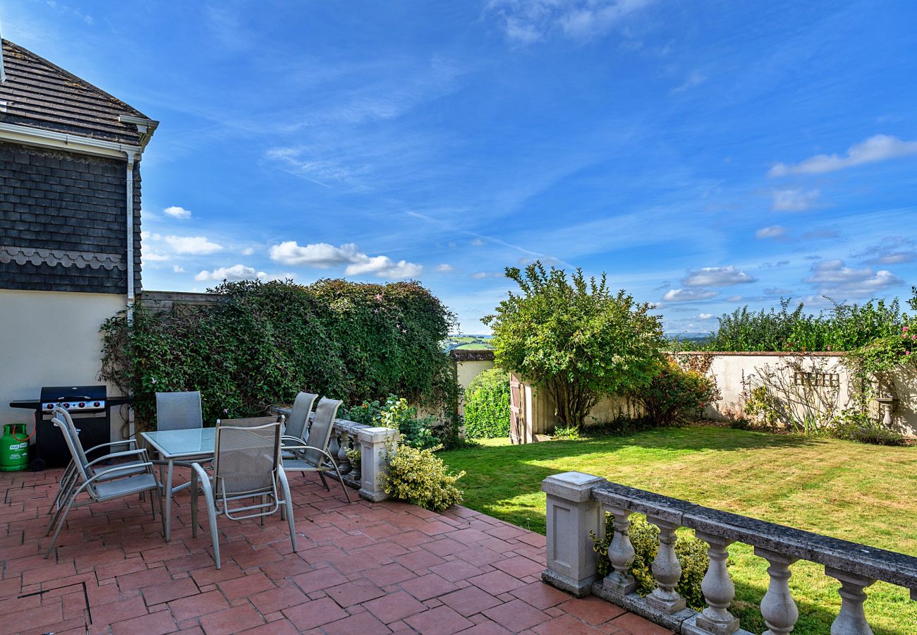 House in Whitestone - Gratton House