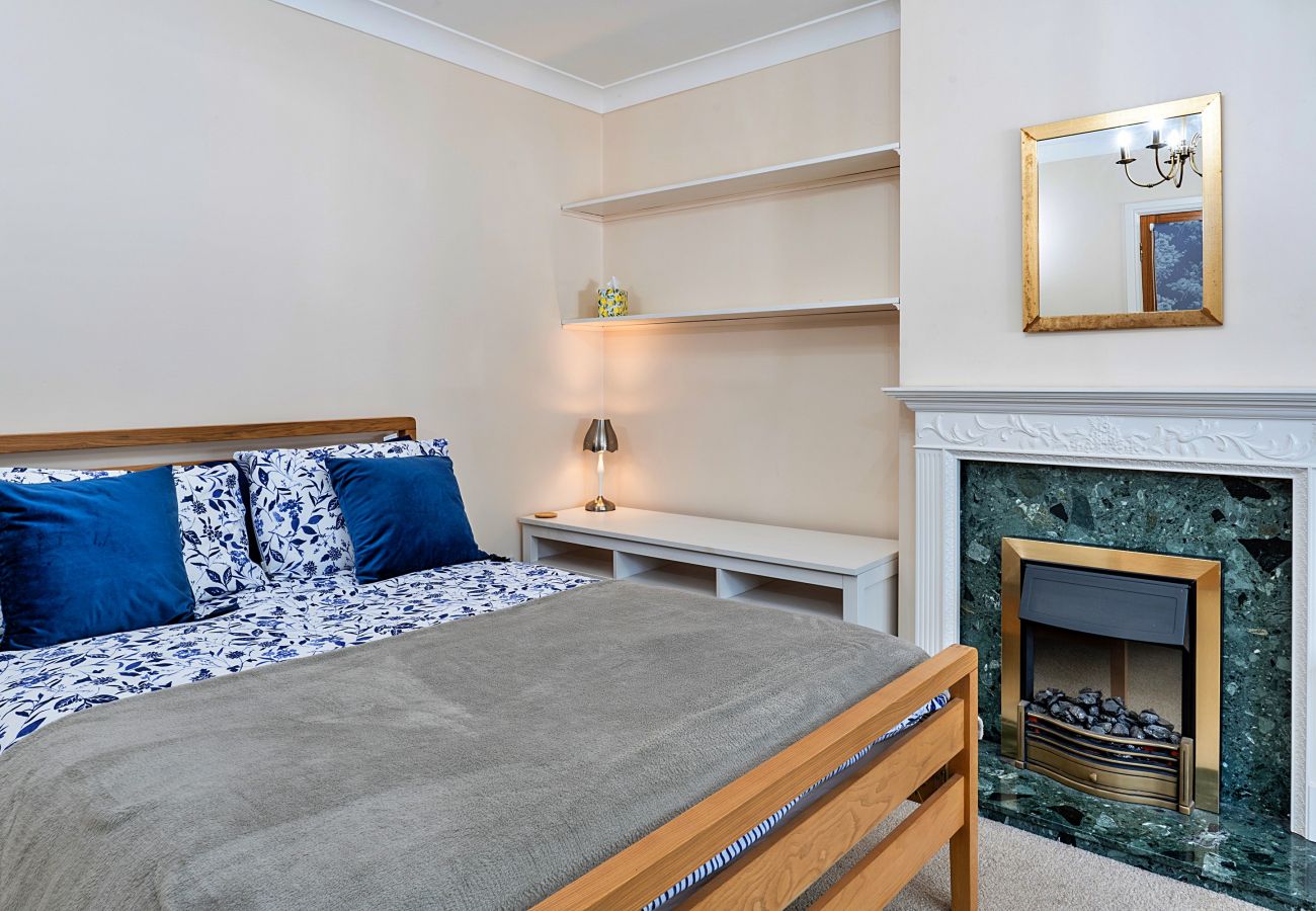 House in Whitestone - Gratton House