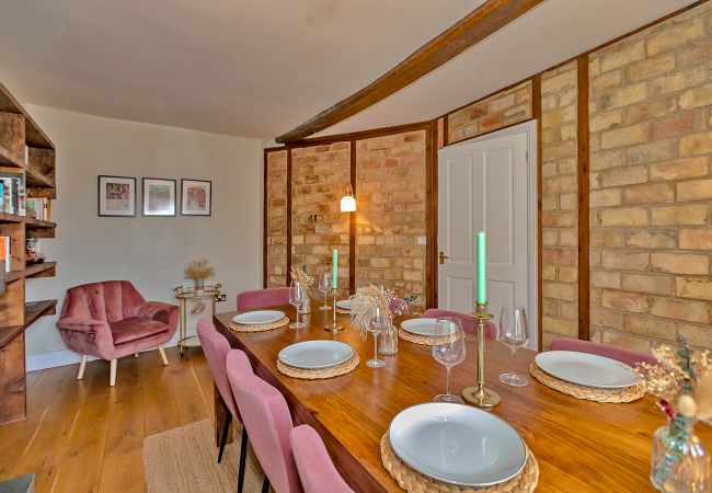House in Milton Keynes - The Old Coach House