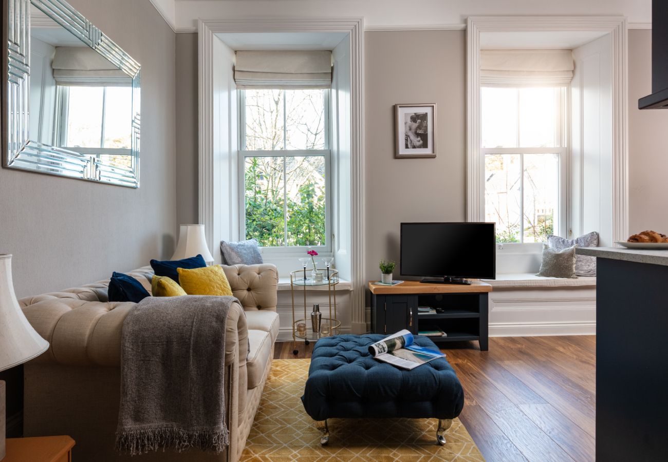 De Cressy Deco Apartment [Updated 2024 Prices]