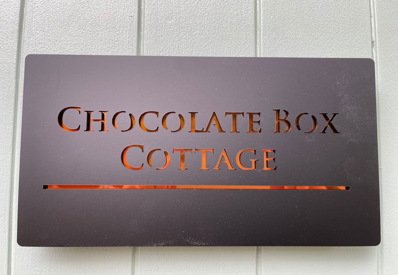 Cottage in Roxton - Chocolate Box Cottage