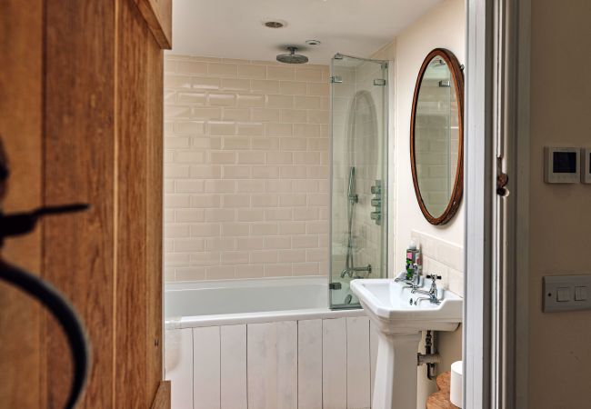 Cottage in Llanfihangel Ystern Llewern - Beili Glas Cottage Cottage in Llanfihangel Ystern Llewern - Beili Glas Cottage