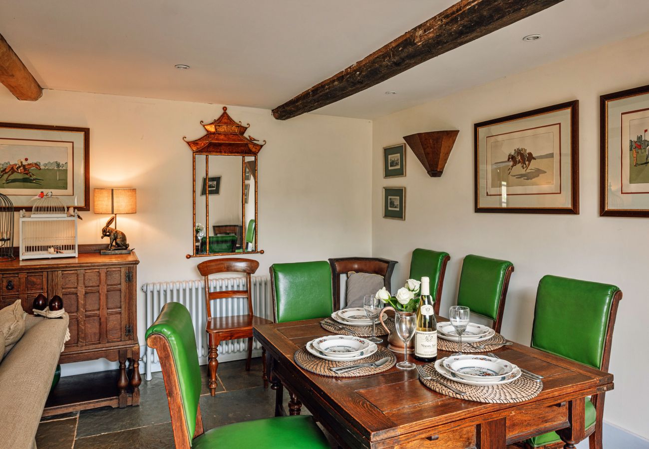 Cottage in Llanfihangel Ystern Llewern - Beili Glas Cottage