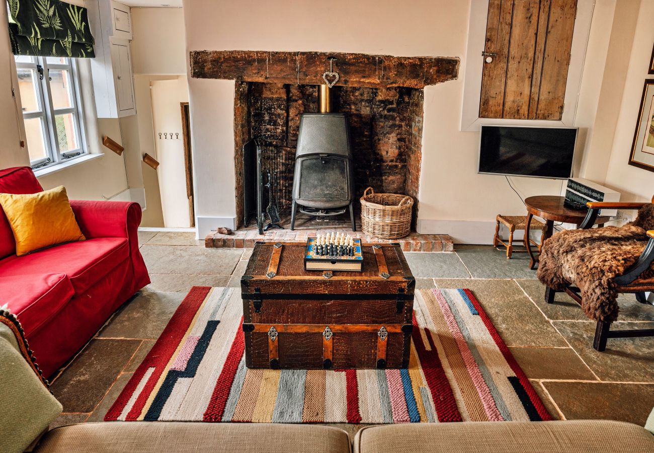 Cottage in Llanfihangel Ystern Llewern - Beili Glas Cottage