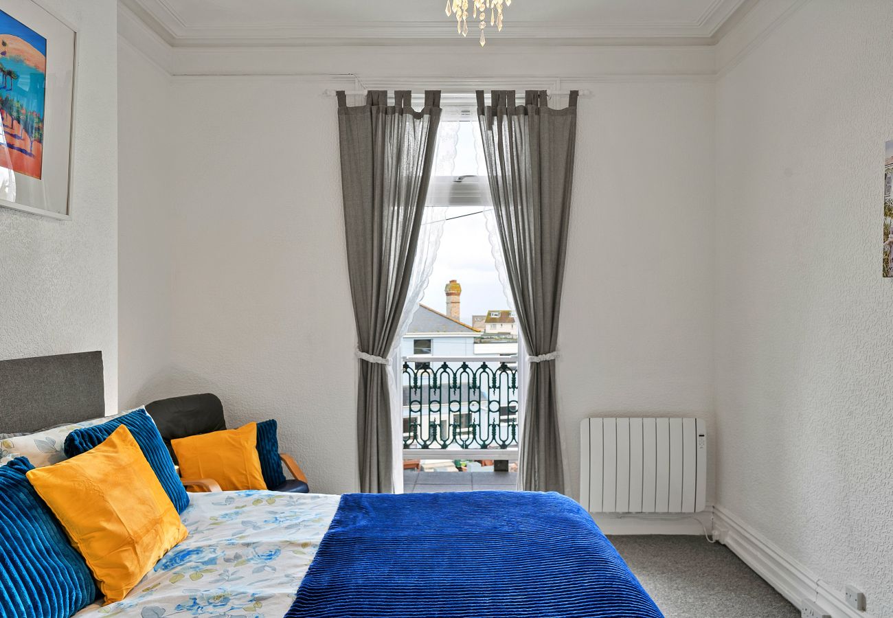 Apartment in Paignton - Atherfield Apartments No. 5 - Sea Views