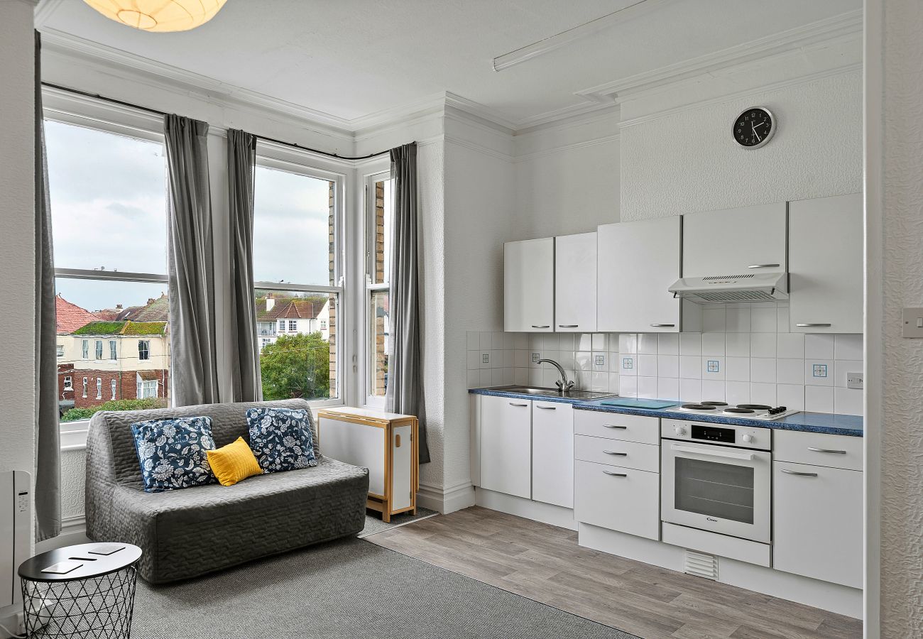 Apartment in Paignton - Atherfield Apartments No. 5 - Sea Views